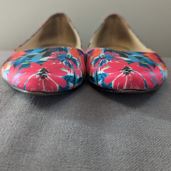 🎉3/$15🎉 Nine West Floral Flats - Picture 3 of 7